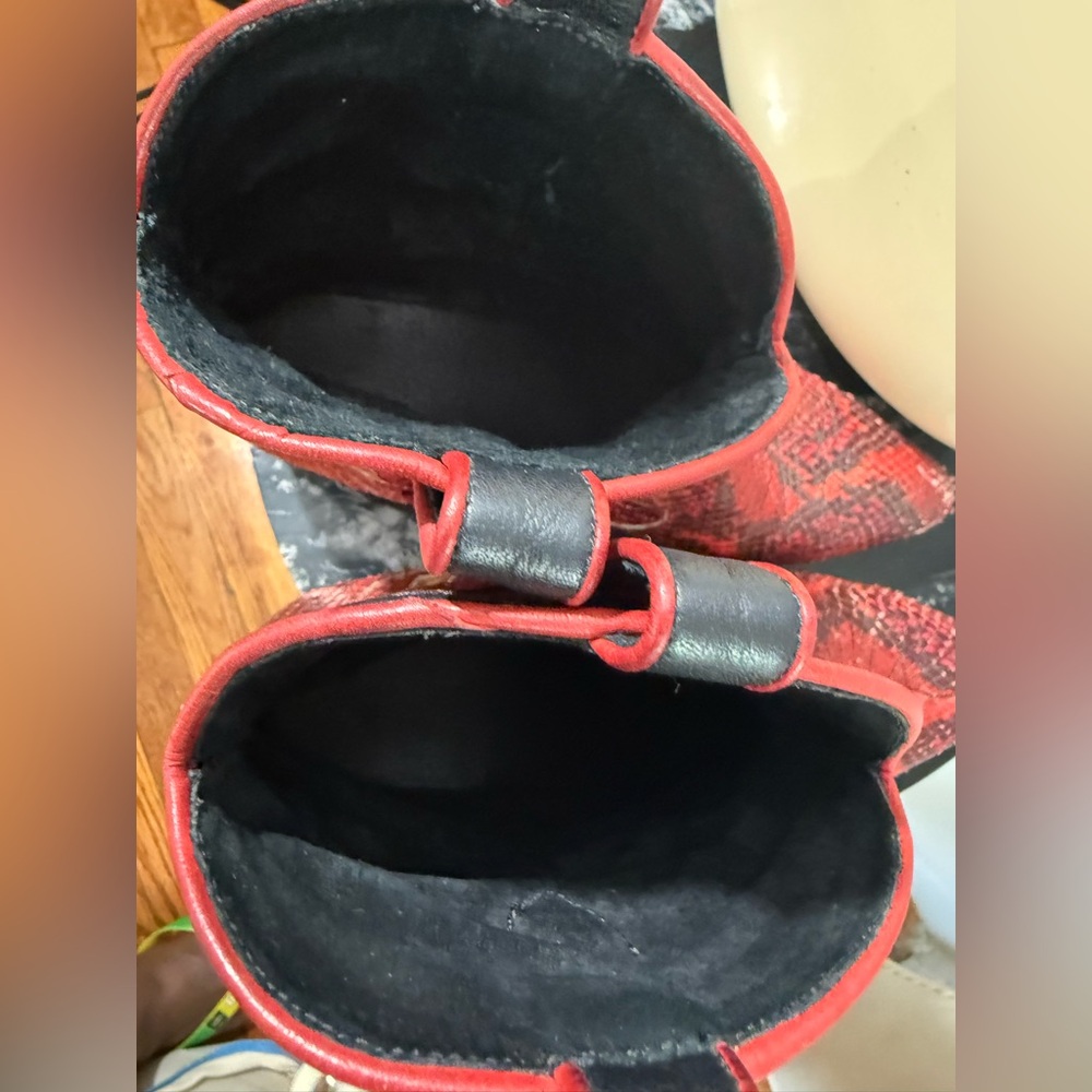 Red and Black Western Boots with Star and Moon design cowboy boot - Picture 14 of 14